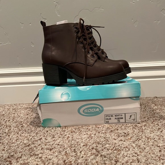 Brown ankle boots from Soda. Size 7.5 heel is 2.5 - Picture 2 of 10